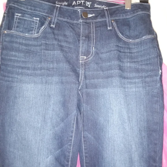 Apt 9 Straight Leg Med/Darkish  Blue Women's Jeans Length 32in - Picture 2 of 4